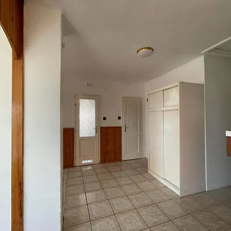 Apartment Kyra Apartman Balatonboglar